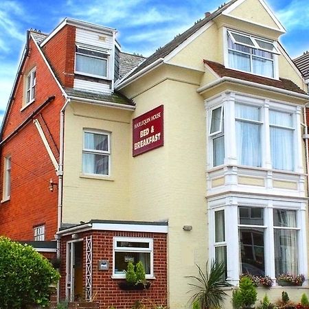 Harlequin Guest House With Parking ウェーマス エクステリア 写真